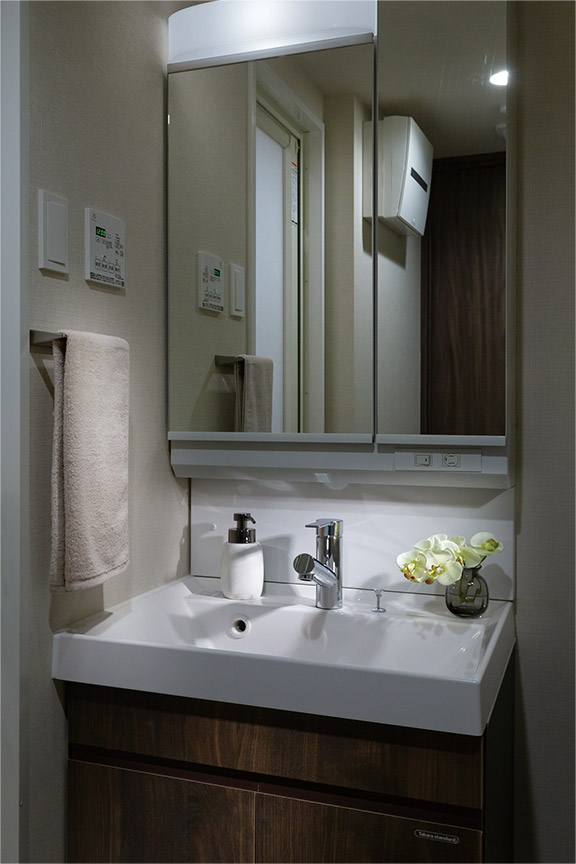 POWDER ROOM