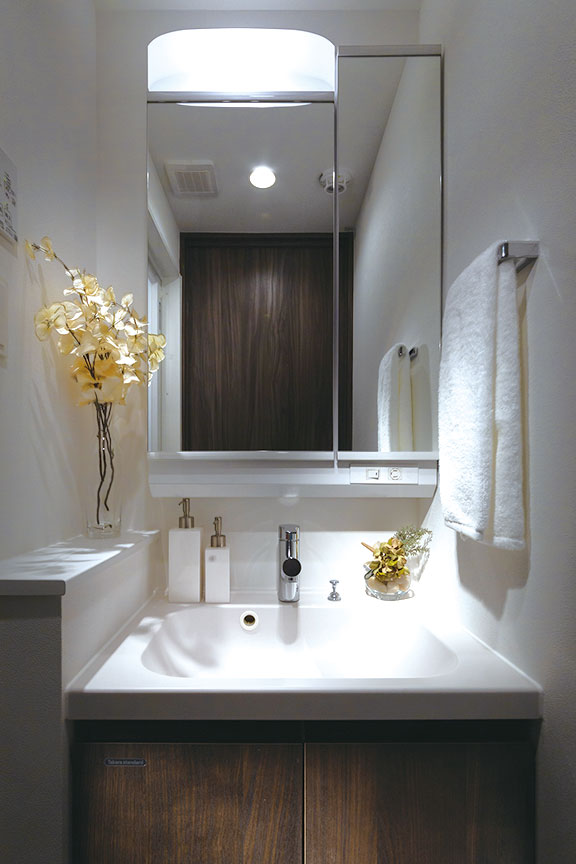 POWDER ROOM