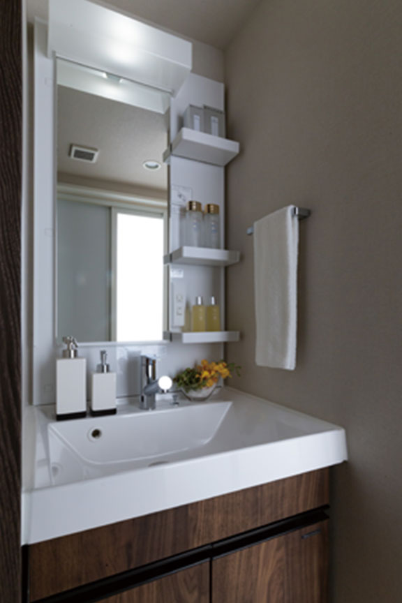 POWDER ROOM
