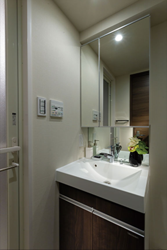 POWDER ROOM