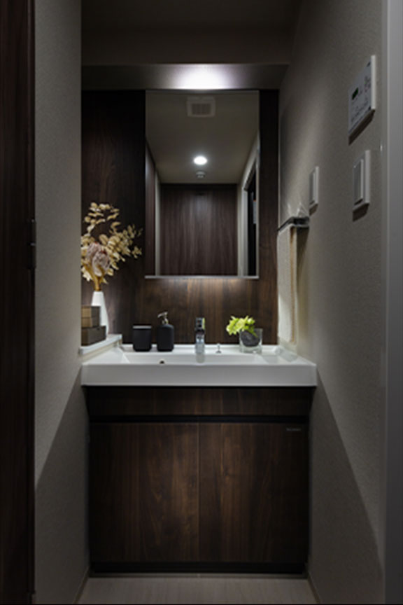 POWDER ROOM