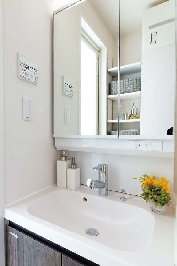 POWDER ROOM